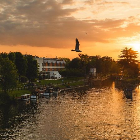 The Runnymede On Thames (Adults Only) Egham Exterior foto